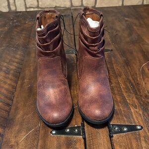 Arizona Jean Company Rustic Brown Ankle Booties